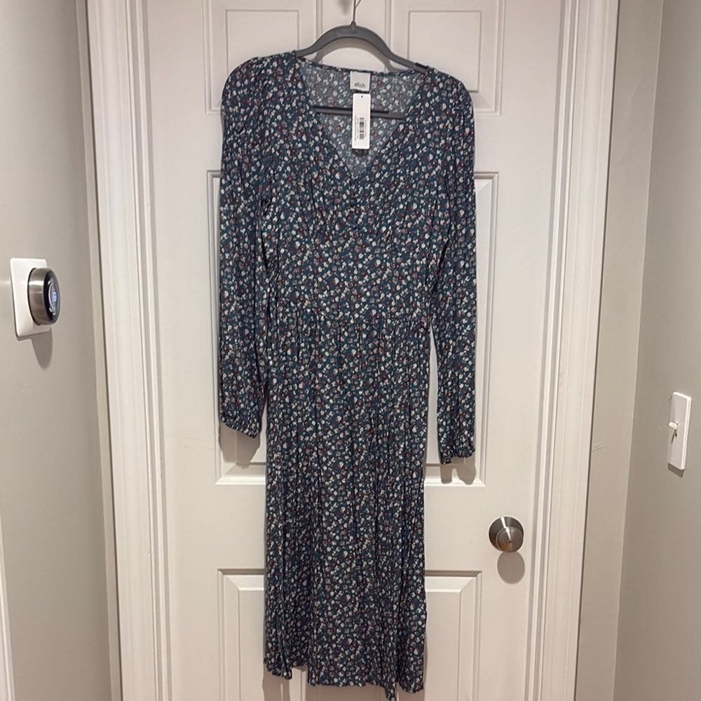 Black and White Sheath Dress with Bishop Sleeves